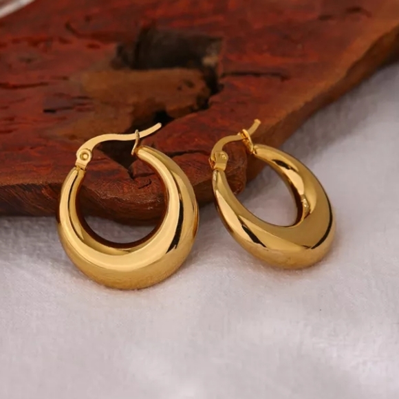 Nice Geometric Hoop Earrings - Picture 2 of 5